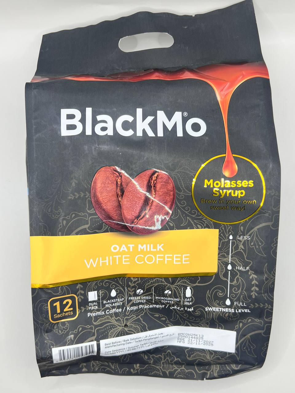قهوة بيضاء سريعة التحضير بحليب الشوفان من ماركة BlackMo.