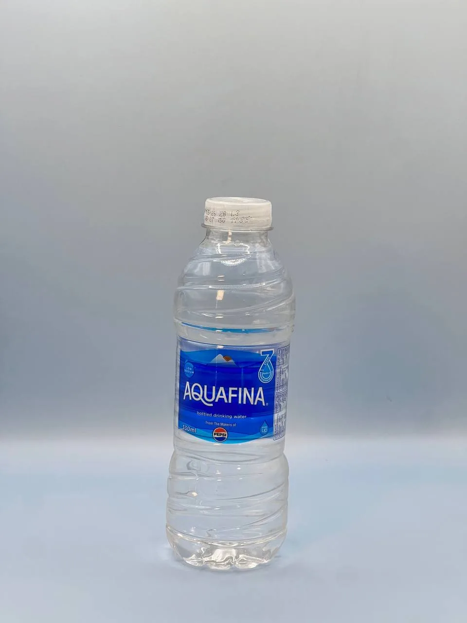 ماء اكوافينا صغير